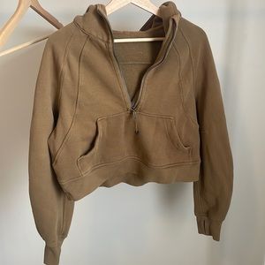 Perfect barely worn condition Lululemon half zip scuba sweater